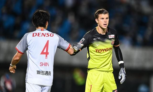 爱游戏-关于西汉姆内部会议纪要流出：关键时刻手感冰凉；荷甲使命明确；阵容厚度经受考验的信息